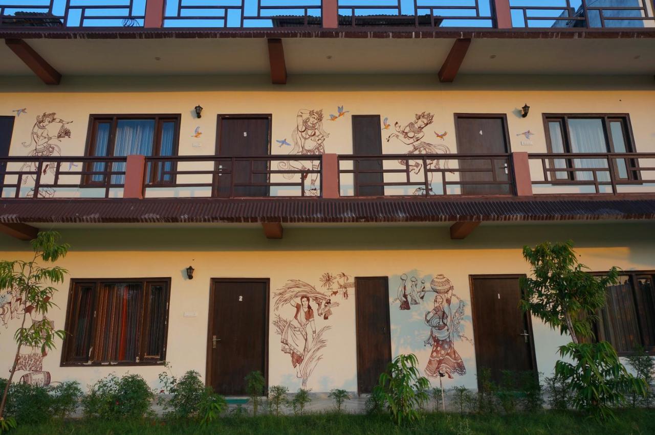 Hotel Ramayana Кхаджурахо Экстерьер фото
